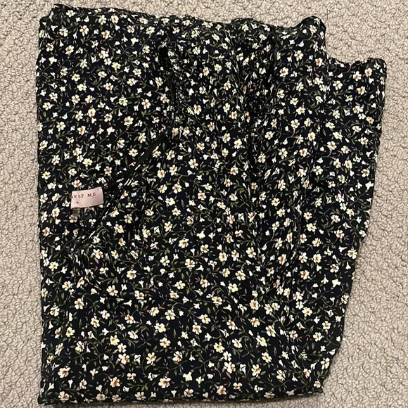 Black mini dress with flowers - Picture 5 of 5